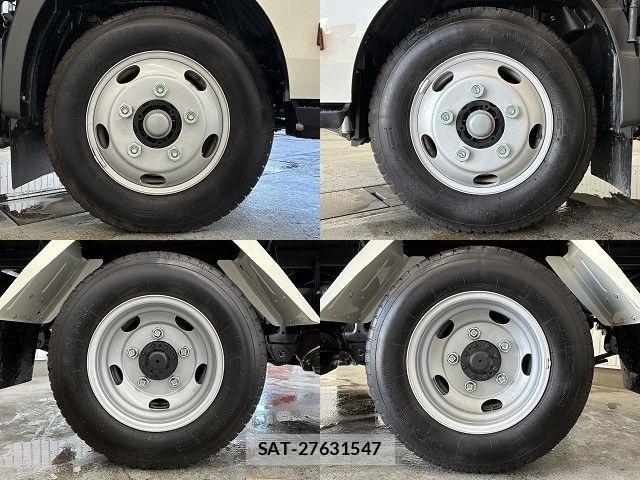 Hino DUTRO 2025-11 8207347-12
