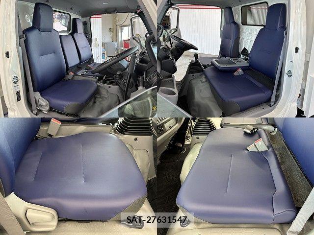 Hino DUTRO 2025-11 8207347-28