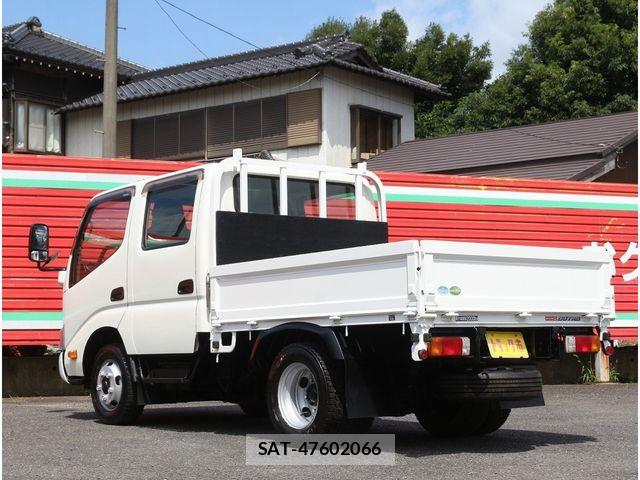 Hino DUTRO 2019-05 8207348-1