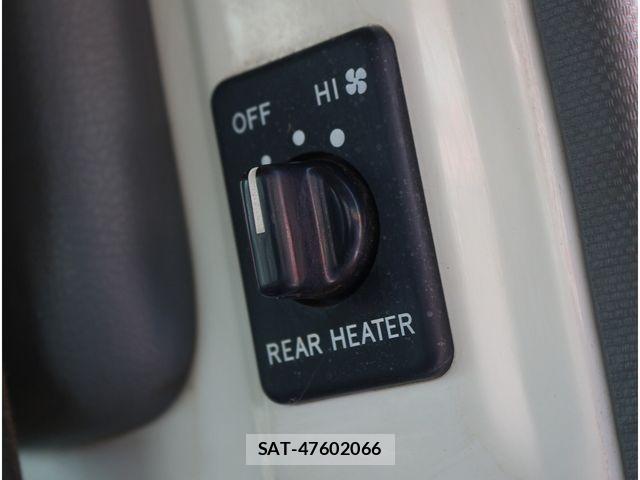 Hino DUTRO 2019-05 8207348-28