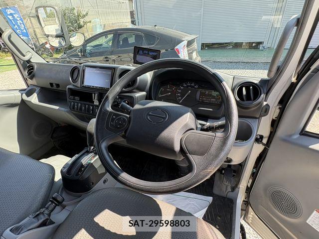 Hino DUTRO 2019-10 8207346-10