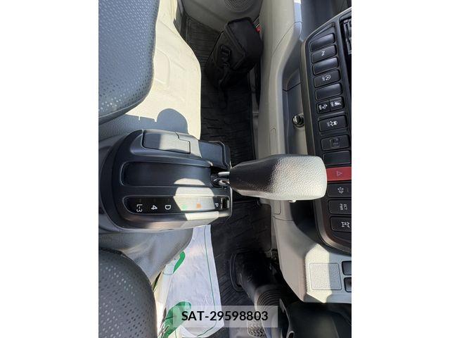 Hino DUTRO 2019-10 8207346-13