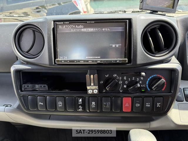 Hino DUTRO 2019-10 8207346-15