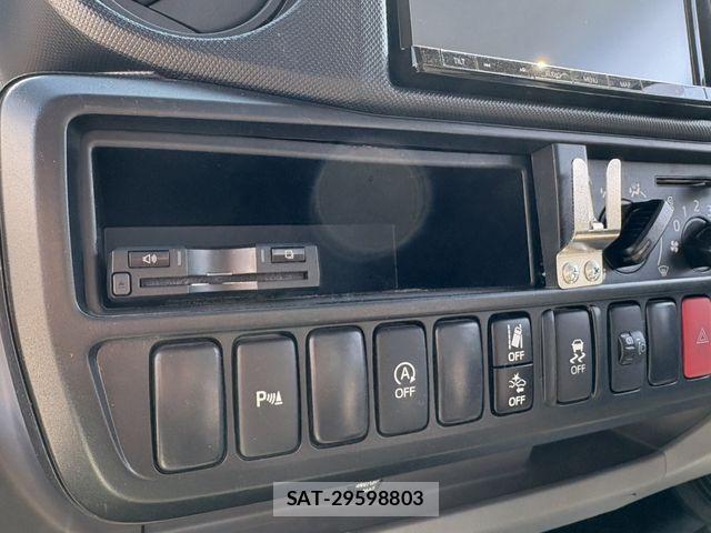 Hino DUTRO 2019-10 8207346-17