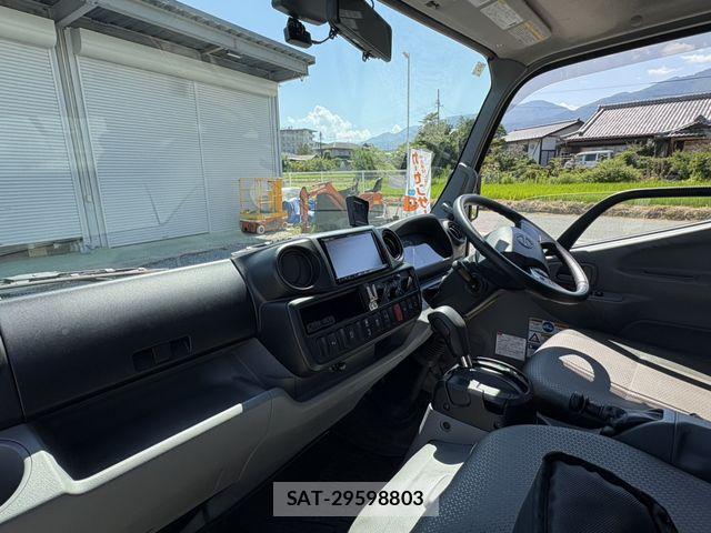 Hino DUTRO 2019-10 8207346-8
