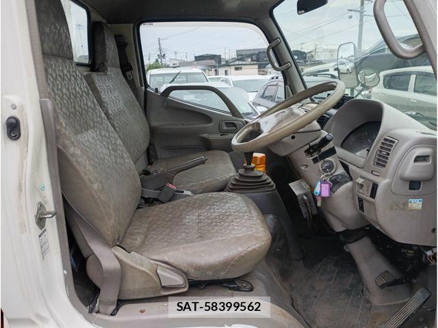 Hino DUTRO 2004-08 8207349-12