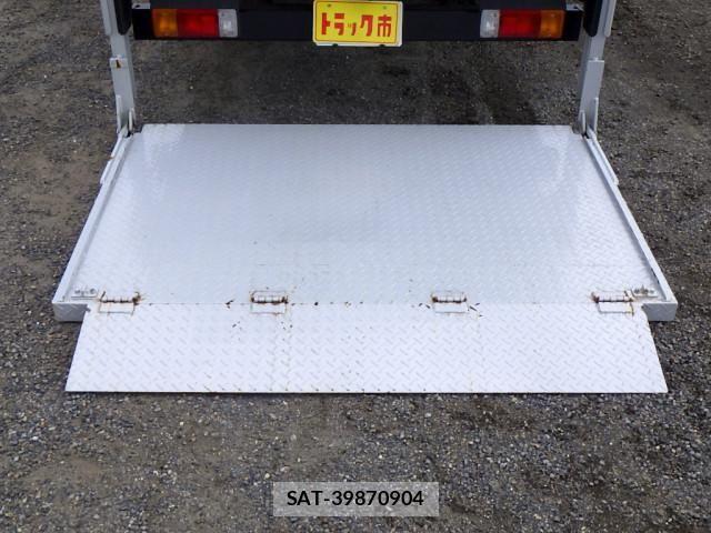 Hino DUTRO 2025-06 8229639-11