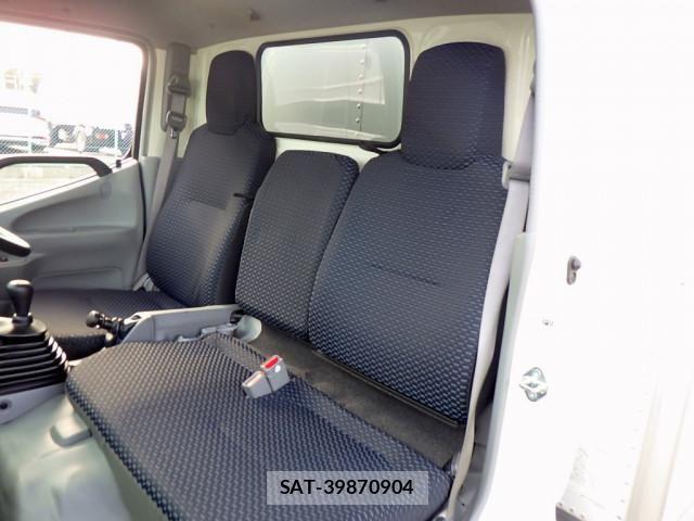 Hino DUTRO 2025-06 8229639-12