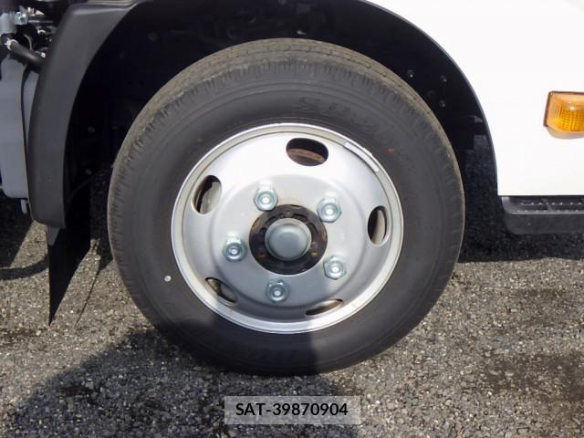 Hino DUTRO 2025-06 8229639-17
