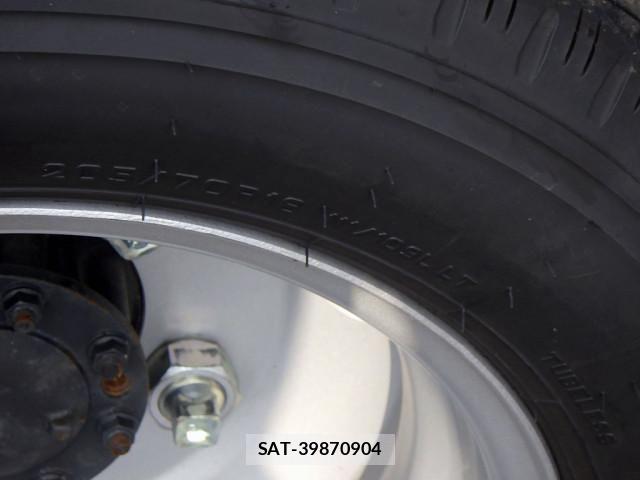 Hino DUTRO 2025-06 8229639-19