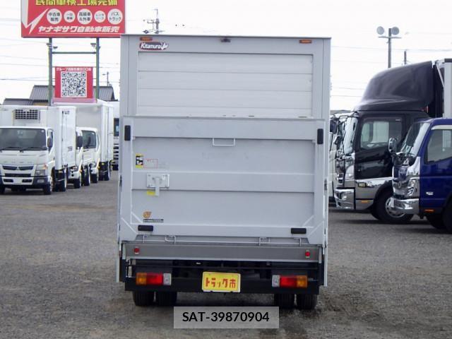 Hino DUTRO 2025-06 8229639-5
