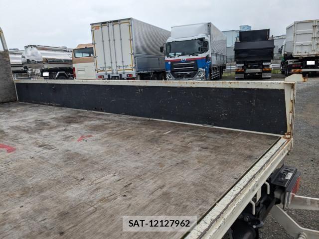 Hino DUTRO 2019-05 8229670-17