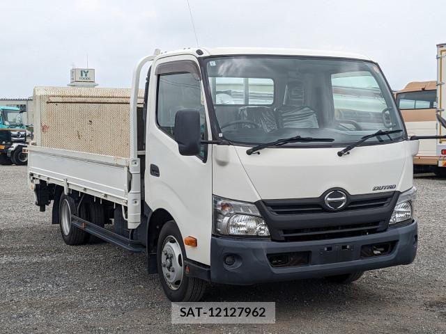 Hino DUTRO 2019-05 8229670-1