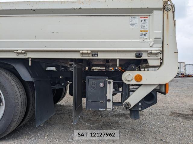 Hino DUTRO 2019-05 8229670-19
