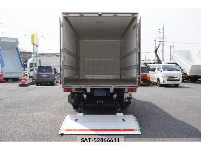 Hino DUTRO 2020-02 8229666-18