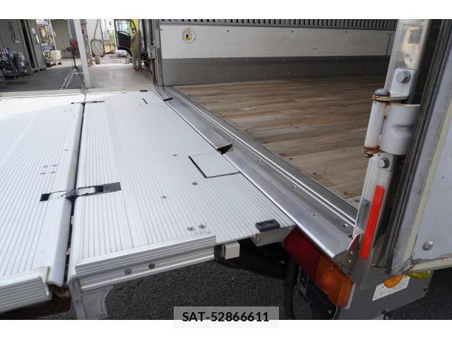 Hino DUTRO 2020-02 8229666-25