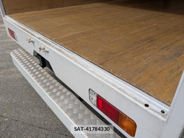 Hino DUTRO 2022-07 8229642-10