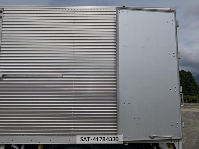 Hino DUTRO 2022-07 8229642-19