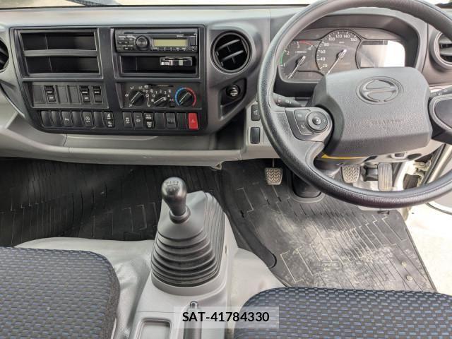 Hino DUTRO 2022-07 8229642-27