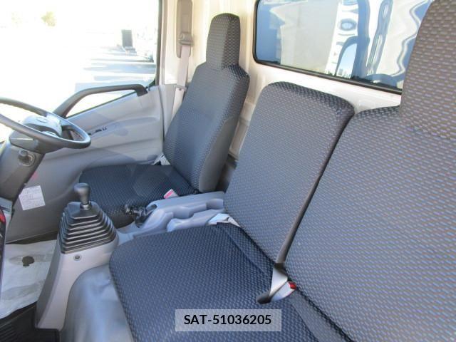 Hino DUTRO 2025-08 8229614-19