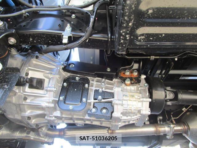 Hino DUTRO 2025-08 8229614-27