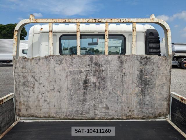 Hino DUTRO 2019-05 8229677-11