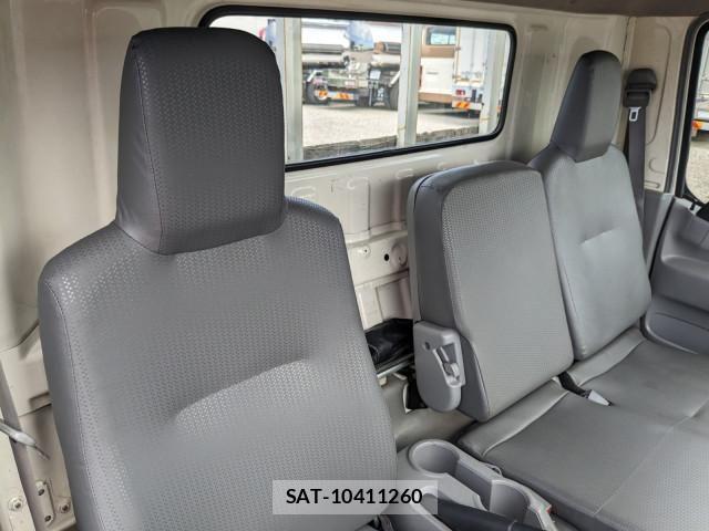 Hino DUTRO 2019-05 8229677-13