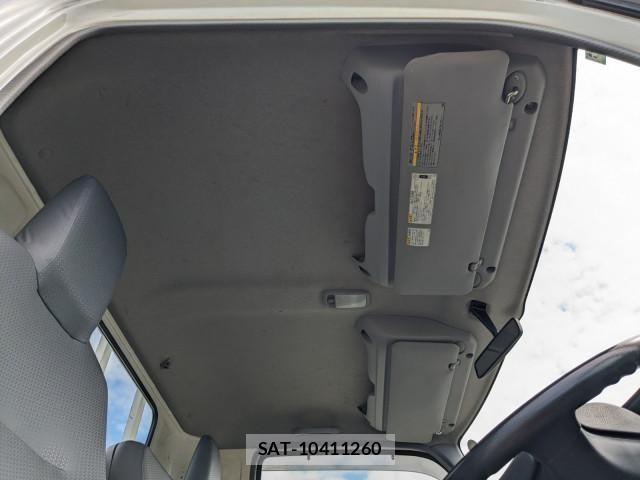 Hino DUTRO 2019-05 8229677-14