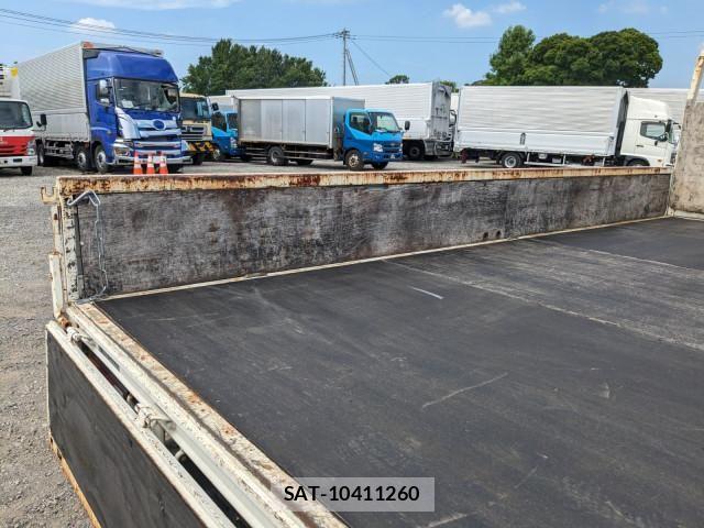 Hino DUTRO 2019-05 8229677-21