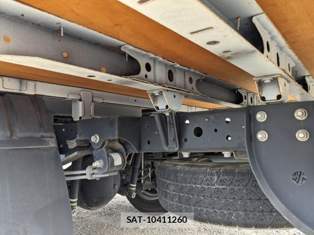 Hino DUTRO 2019-05 8229677-23