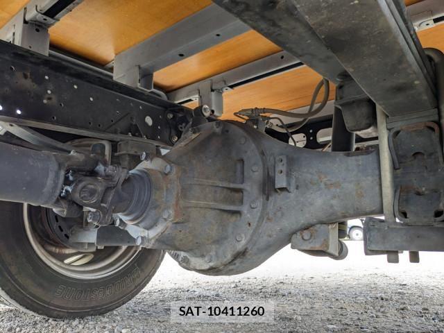 Hino DUTRO 2019-05 8229677-24