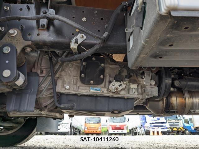 Hino DUTRO 2019-05 8229677-25