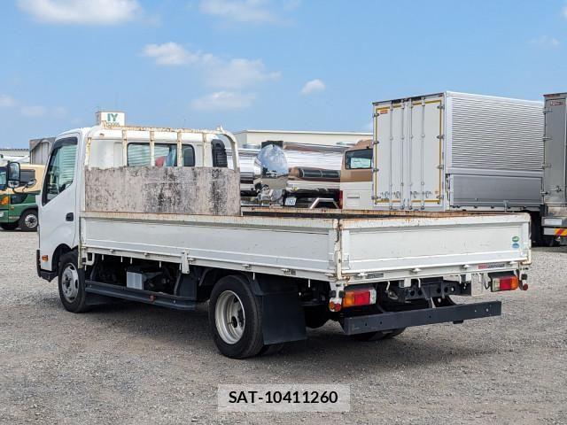 Hino DUTRO 2019-05 8229677-2