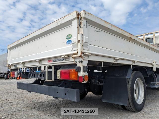 Hino DUTRO 2019-05 8229677-5