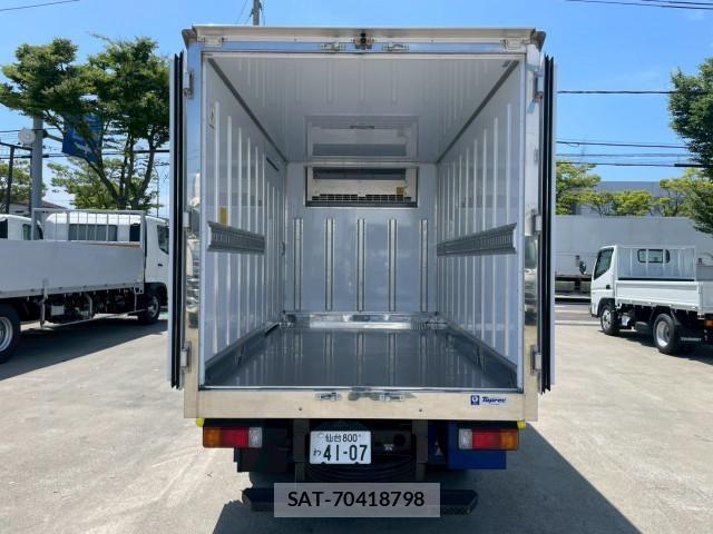 Hino DUTRO 2024-06 8229620-15