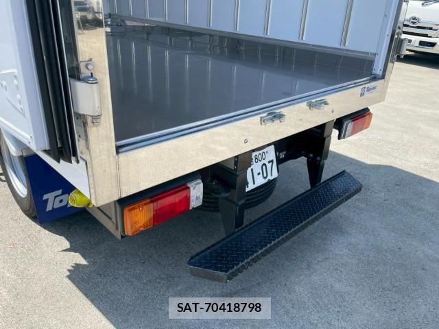 Hino DUTRO 2024-06 8229620-16