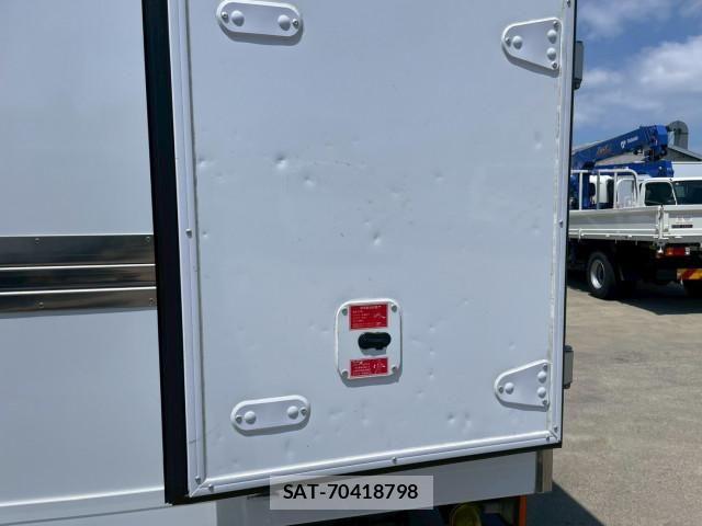 Hino DUTRO 2024-06 8229620-18