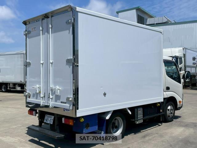 Hino DUTRO 2024-06 8229620-3