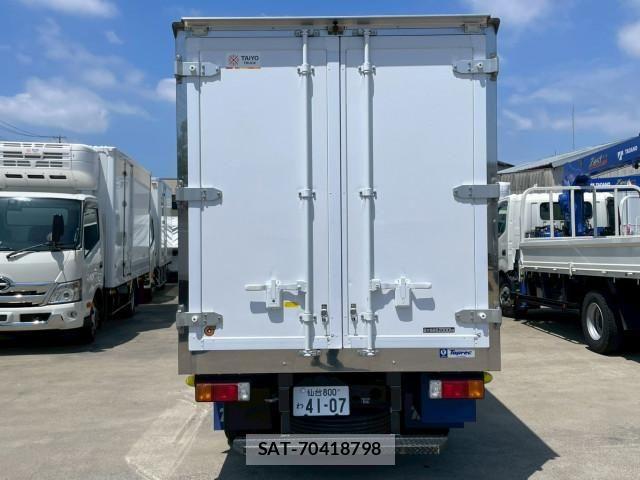 Hino DUTRO 2024-06 8229620-4