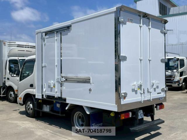 Hino DUTRO 2024-06 8229620-5