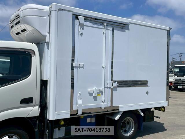 Hino DUTRO 2024-06 8229620-6