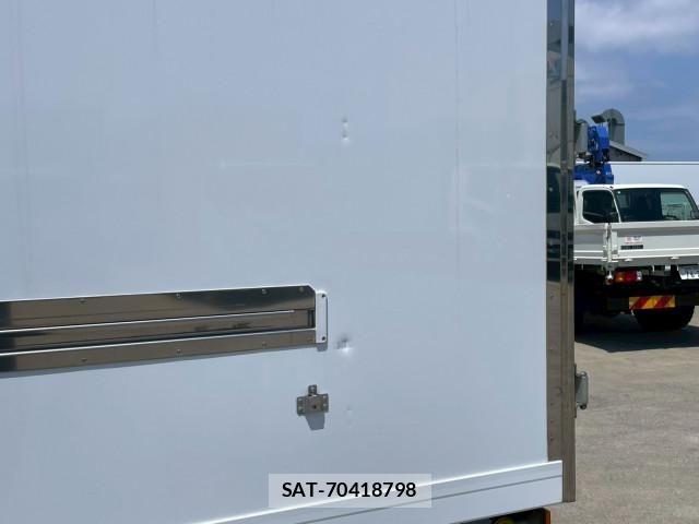 Hino DUTRO 2024-06 8229620-8