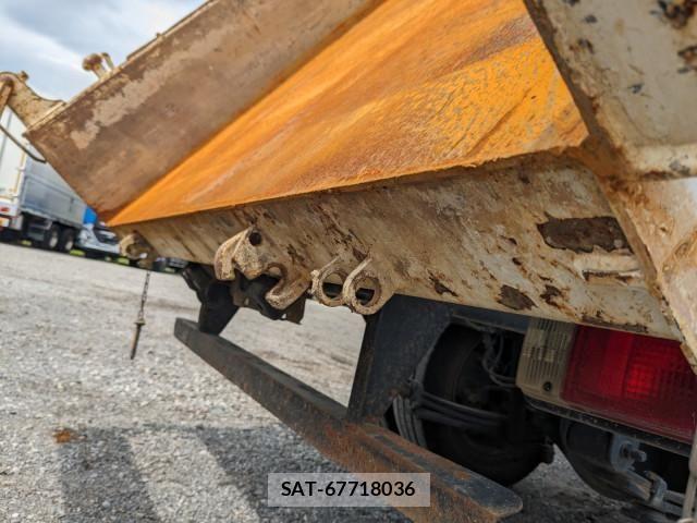 Hino DUTRO 2016-06 8229698-9