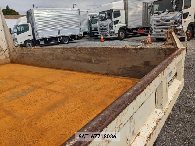 Hino DUTRO 2016-06 8229698-15