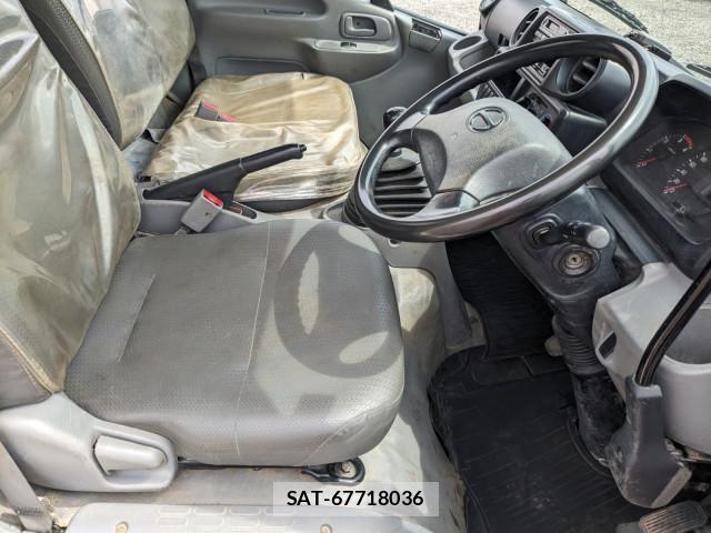 Hino DUTRO 2016-06 8229698-22