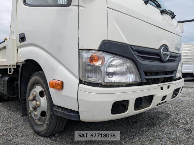 Hino DUTRO 2016-06 8229698-25