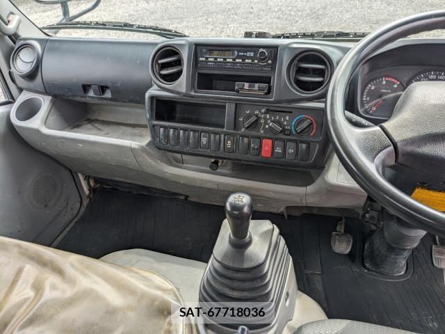 Hino DUTRO 2016-06 8229698-27