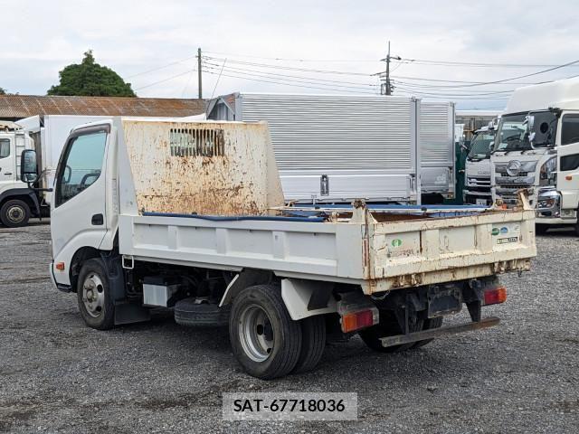 Hino DUTRO 2016-06 8229698-2