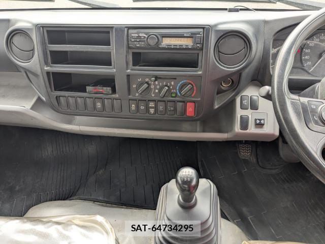 Hino DUTRO 2019-10 8229627-10