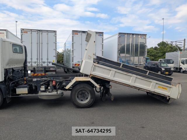 Hino DUTRO 2019-10 8229627-27